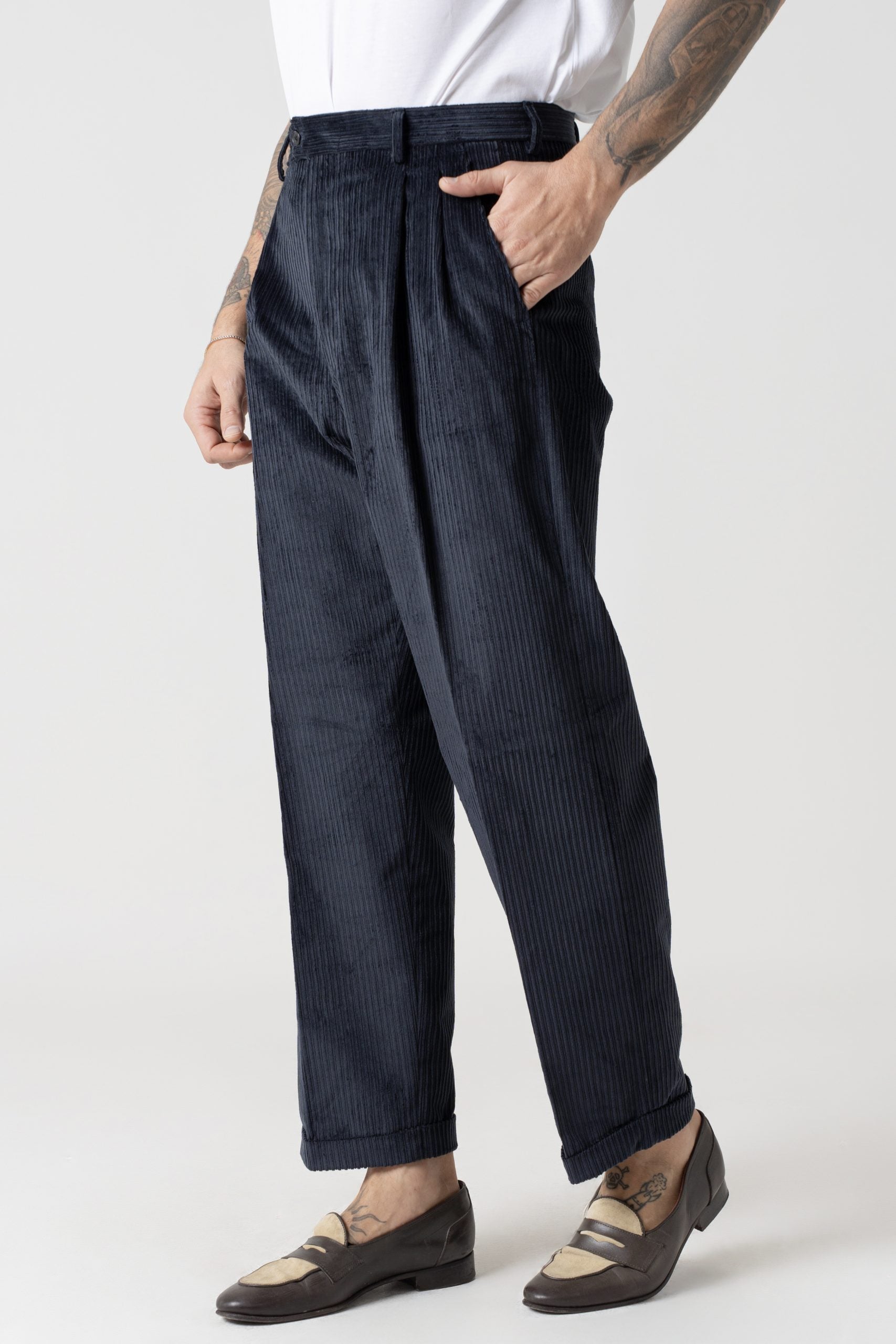 Pantalone in Velluto a Coste Fondo Ampio con Passanti Blu