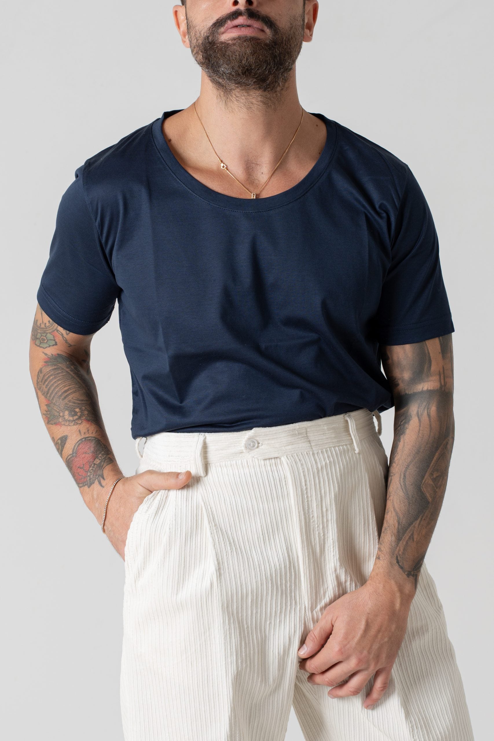 T-Shirt Regolare Collo a Barca in Filo di Scozia Blu