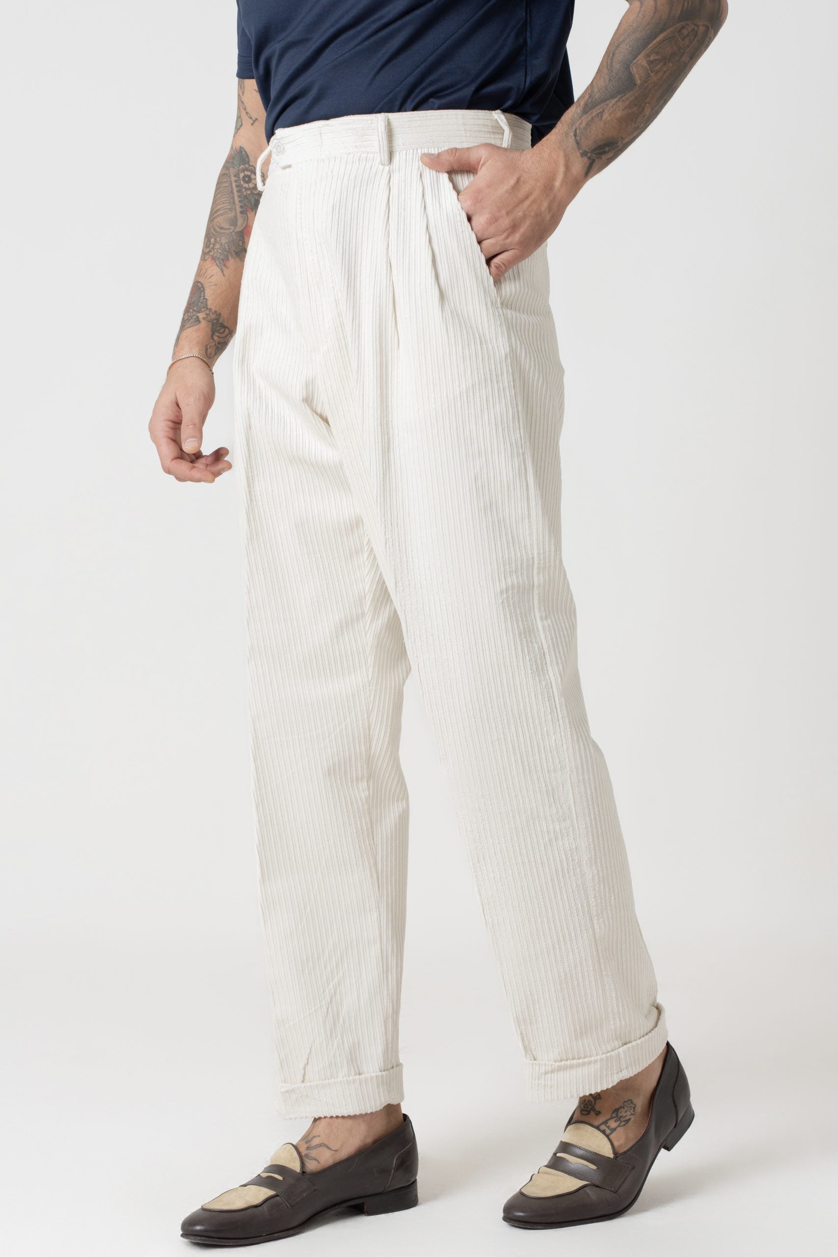 Pantalone in Velluto a Coste Fondo Ampio con Passanti Panna