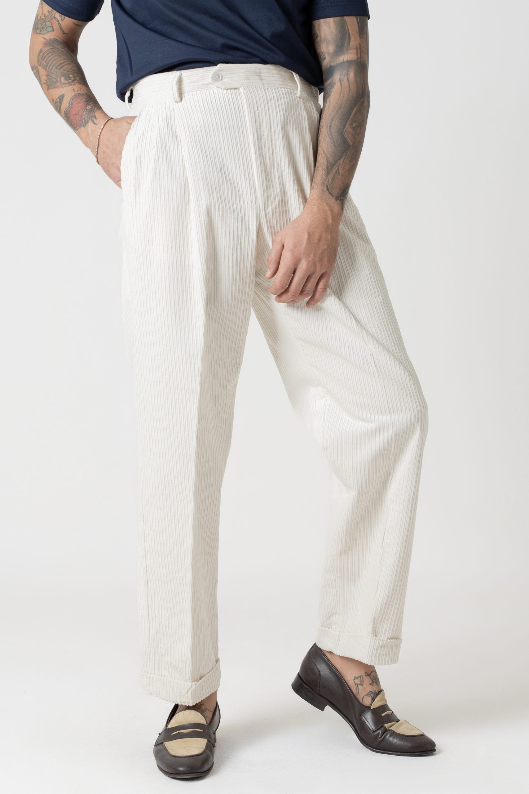 Pantalone in Velluto a Coste Fondo Ampio con Passanti Panna