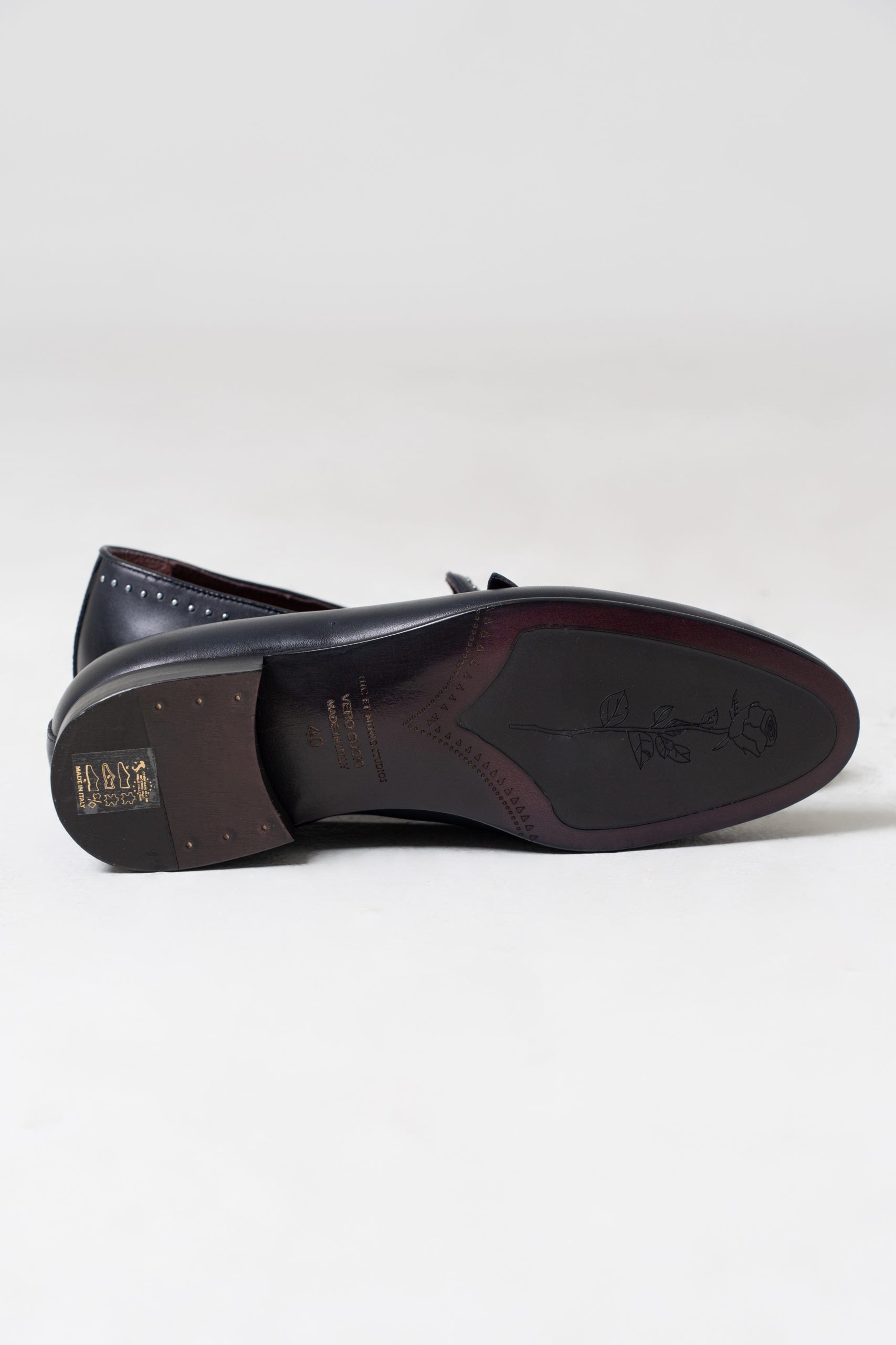 Mocassino Borchiato con Fibbia Laterale Blu