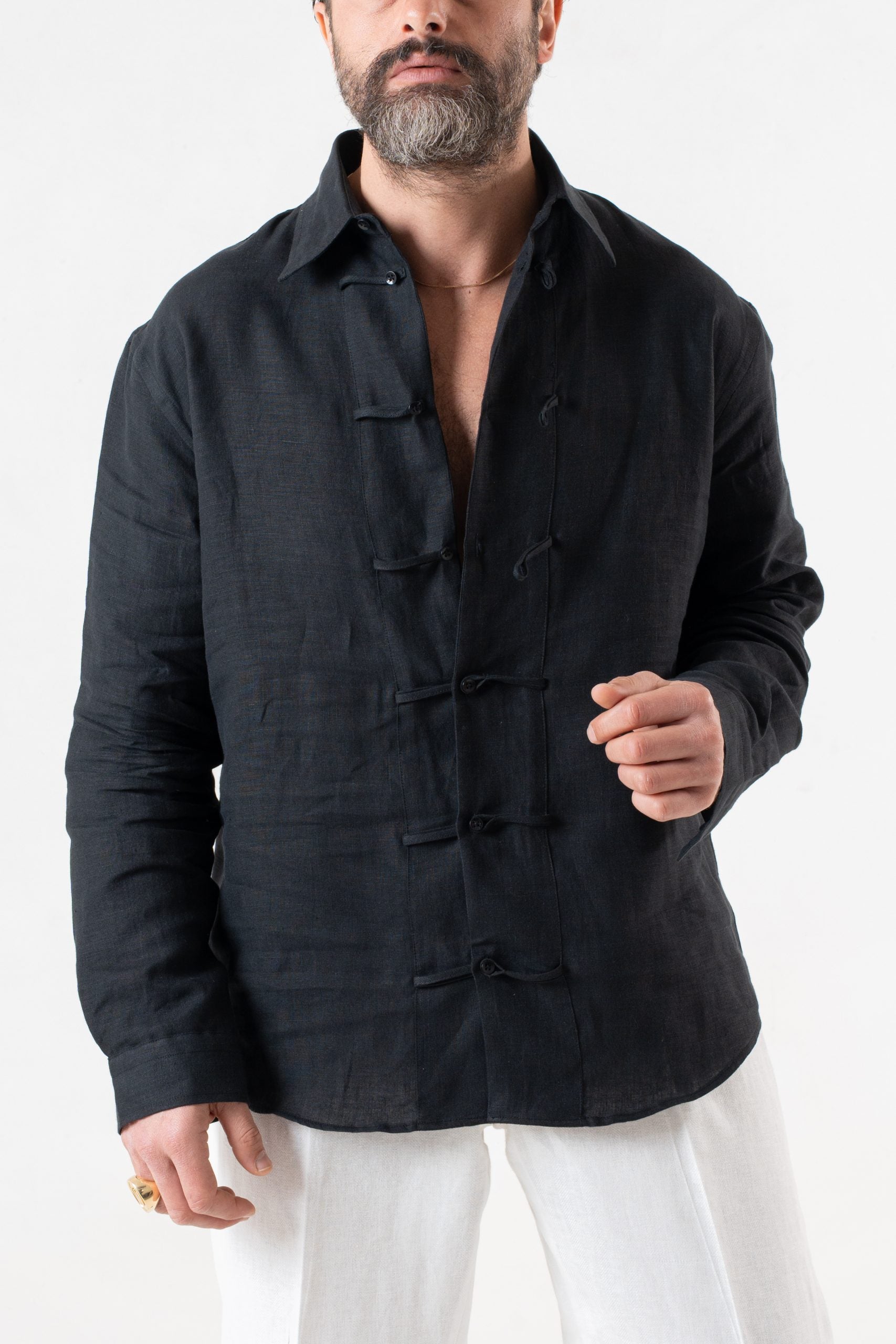 Camicia in Lino con Alamari in 100% Lino Nera