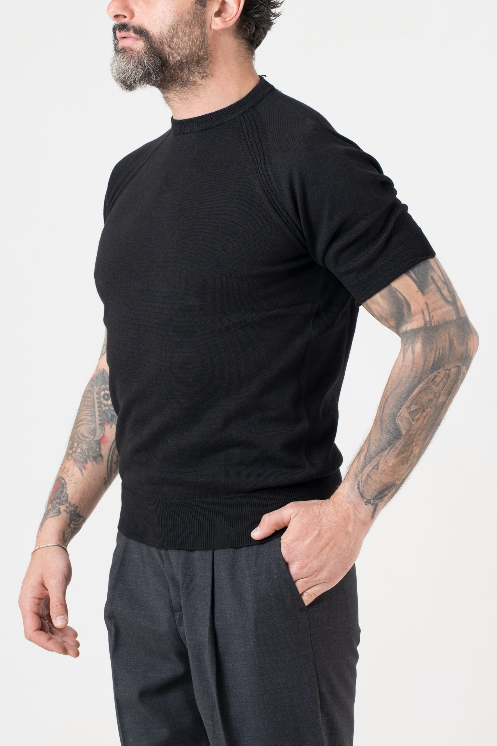 T-Shirt in Filo Manica Raglan Nera