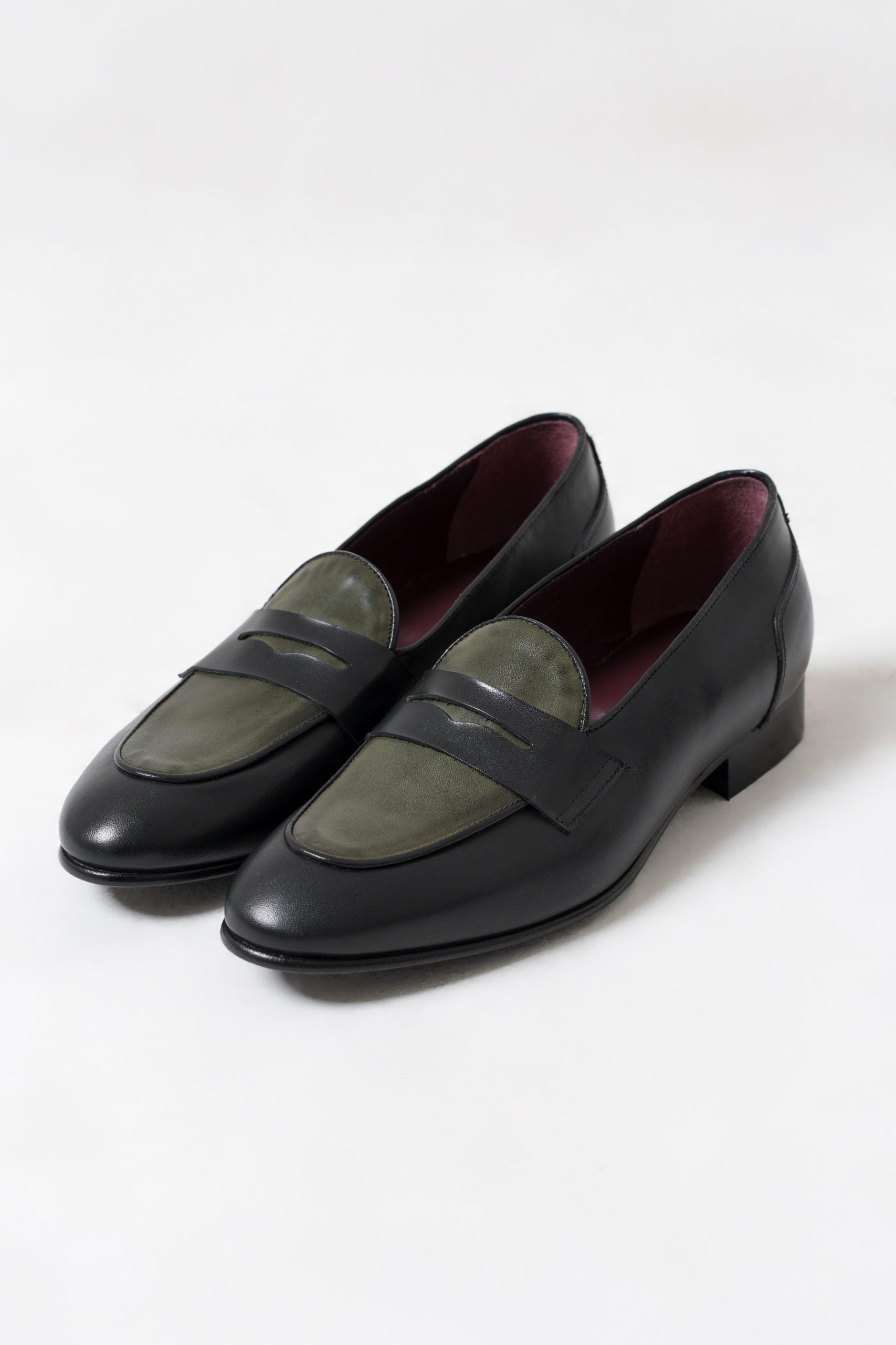 Mocassino Penny Loafer Nera con Vaschetta Verde