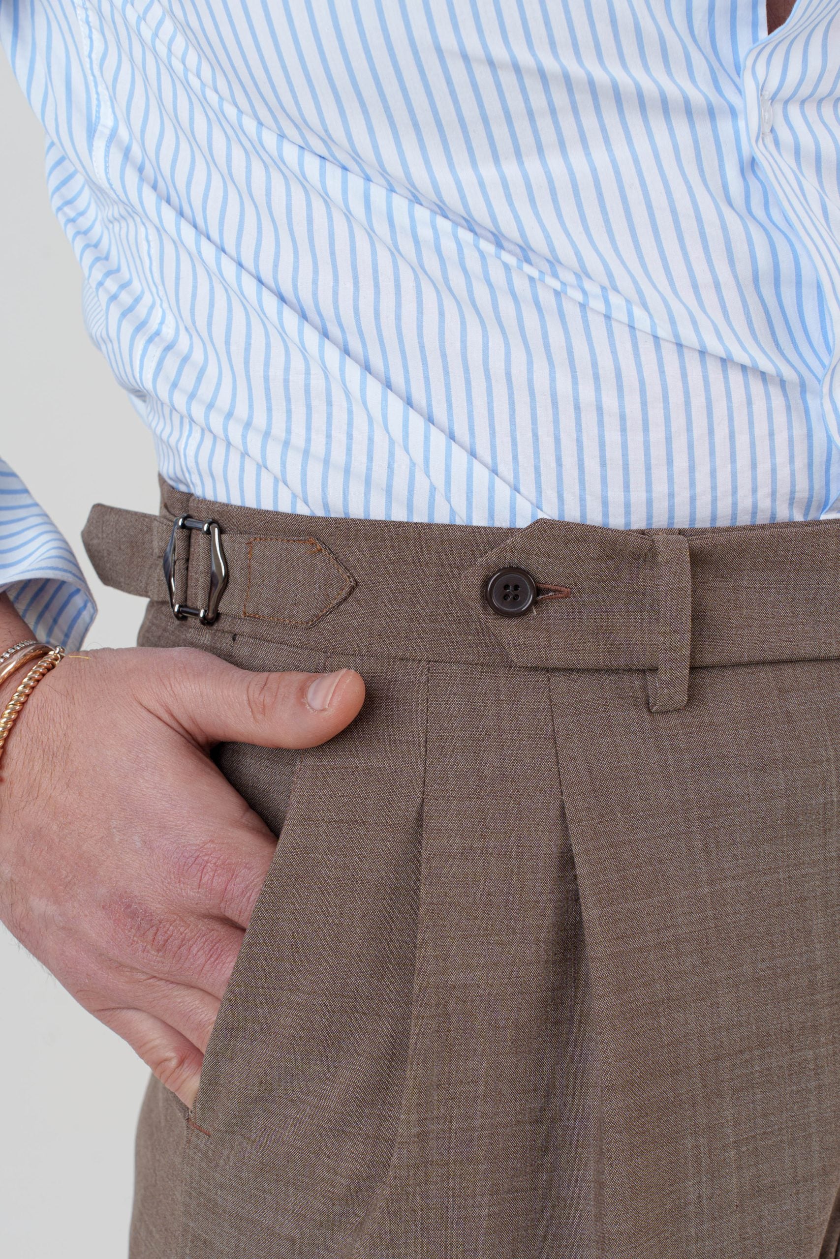 Pantalone Fondo Ampio e Fibbie Laterali Tortora Taormina