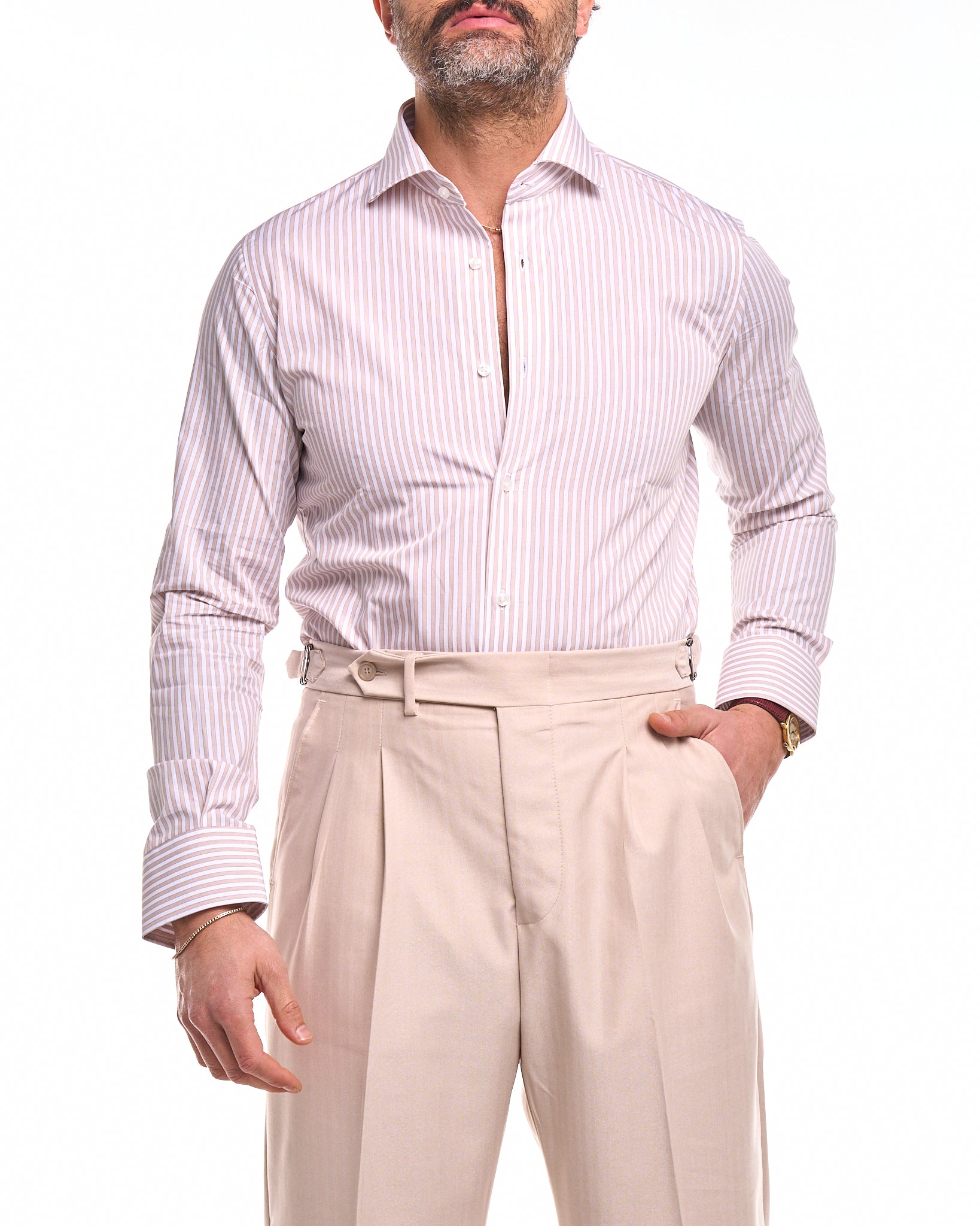 Camisa negra de cuello francés