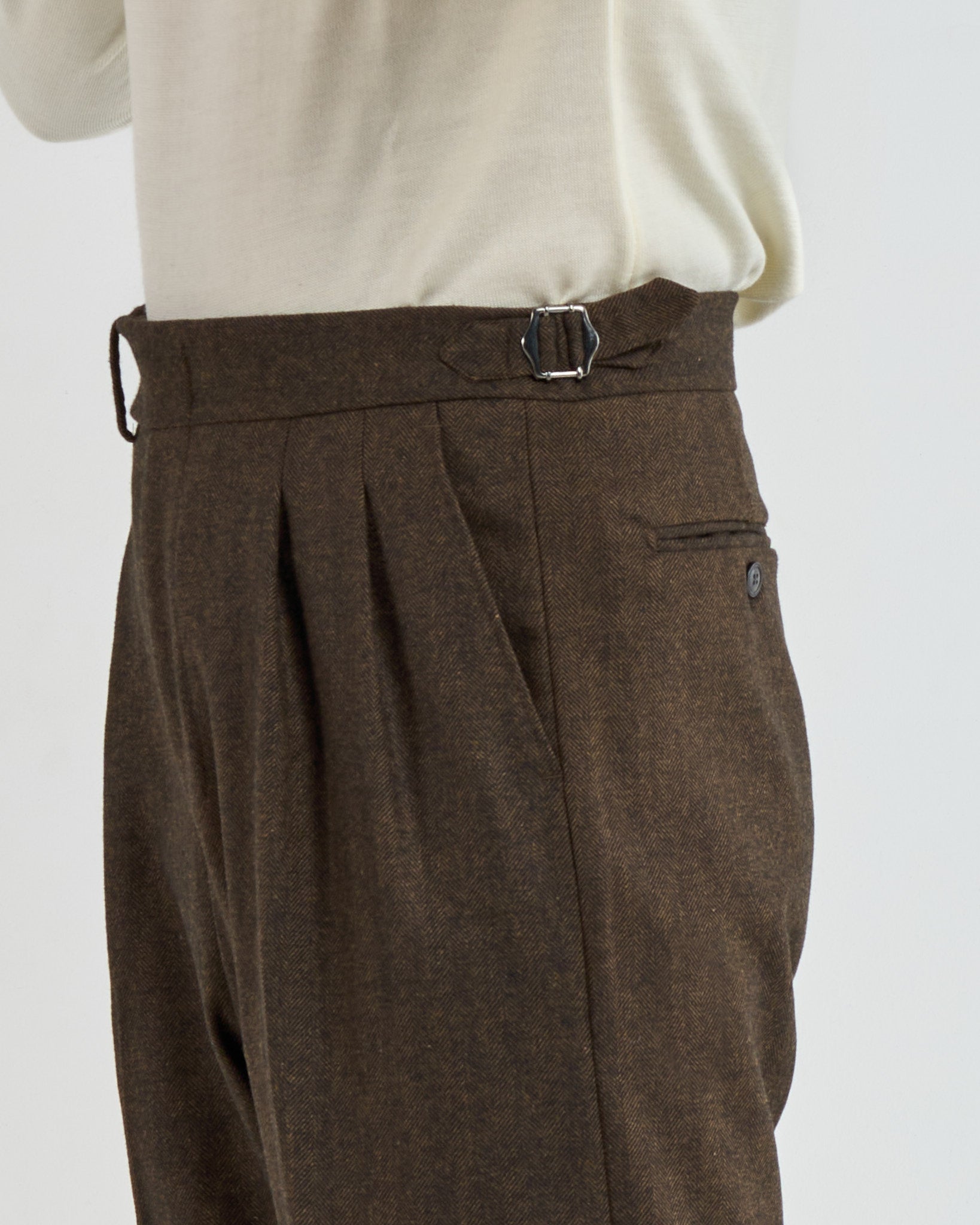 Pantalone Fondo Ampio e Fibbie Laterali in Flanella Spigato Marrone Courmayeur