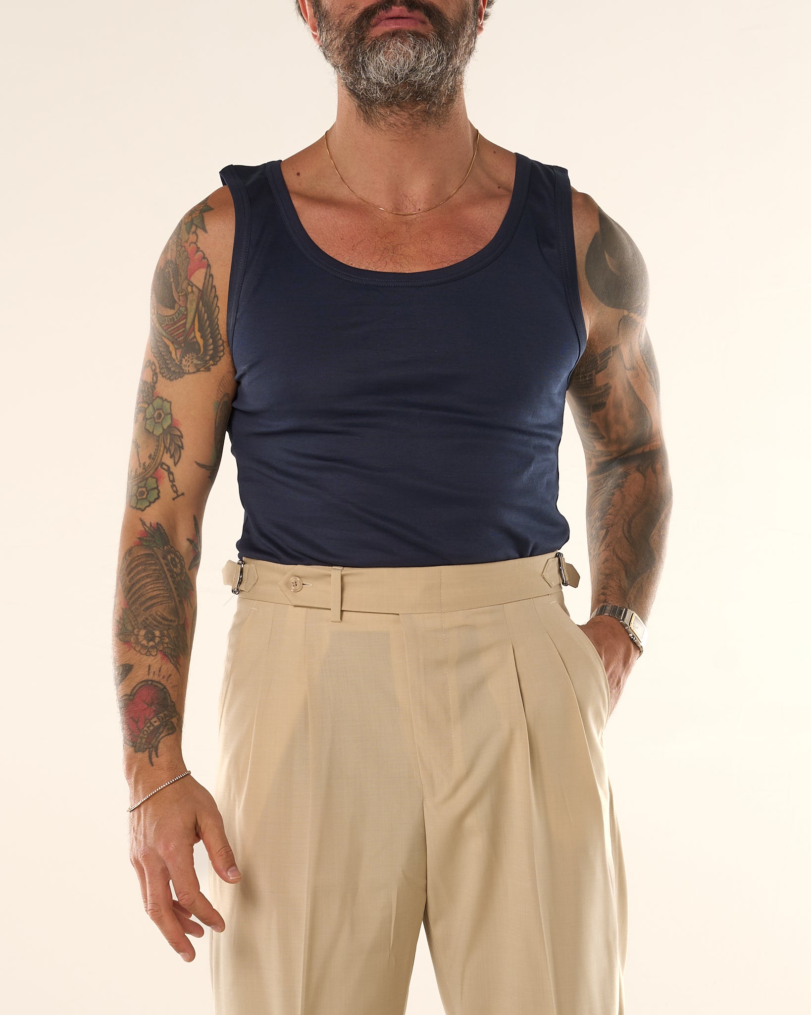 Camiseta de tirantes negra de algodón acanalado