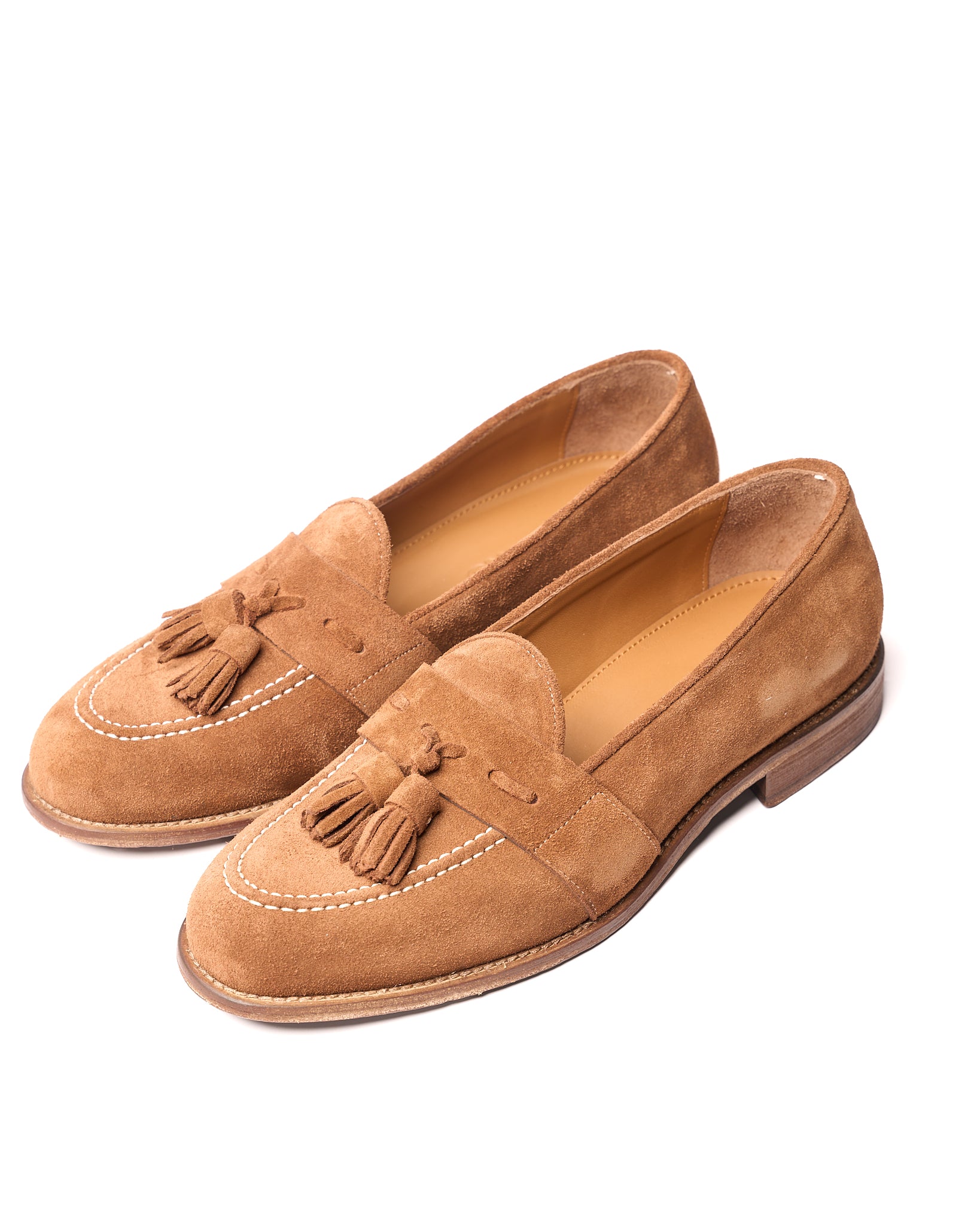 Mocasín con borlas de piel negra