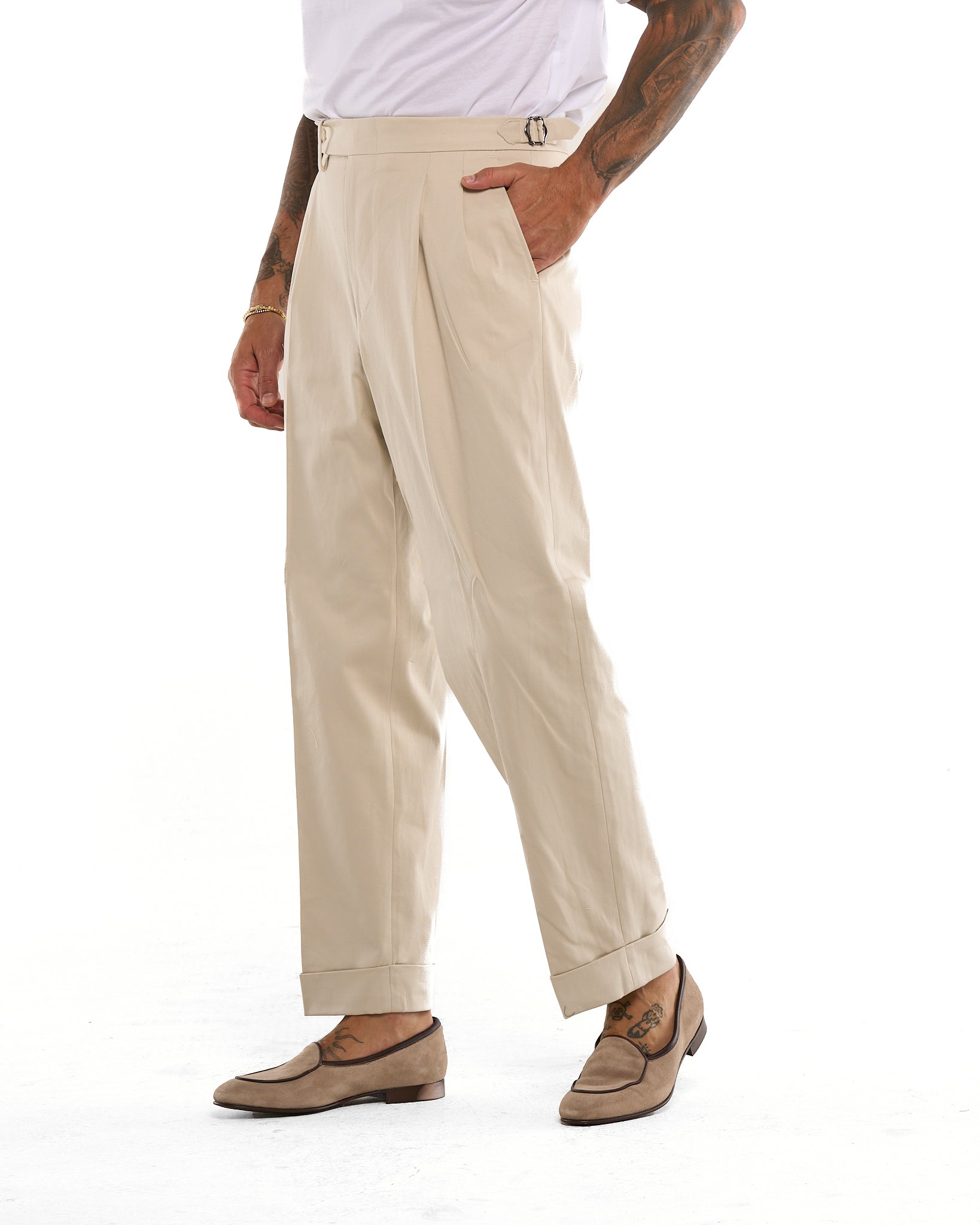 Pantalone Fondo Ampio e Fibbie Laterali in Cotone Panna