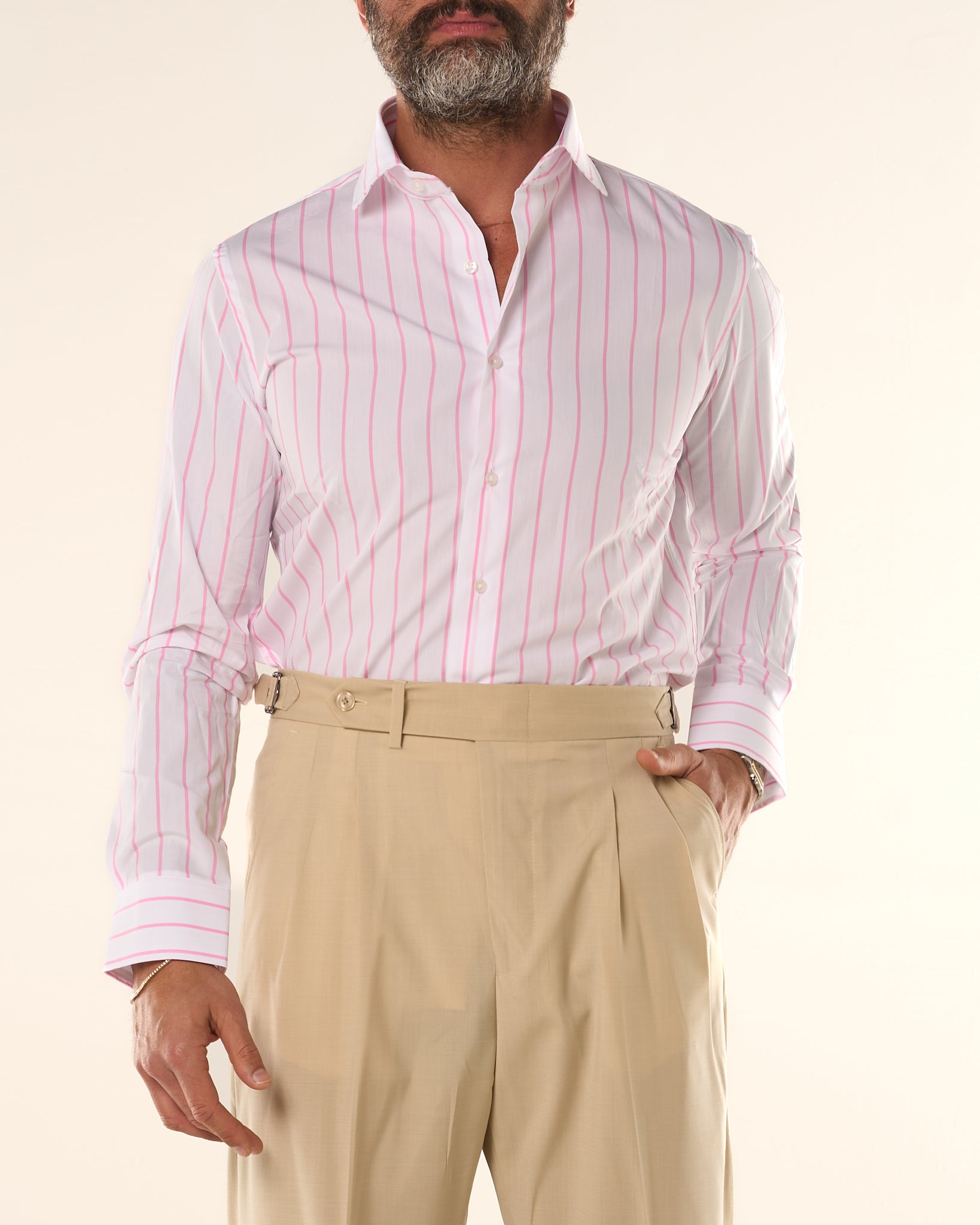 Camisa negra de cuello francés