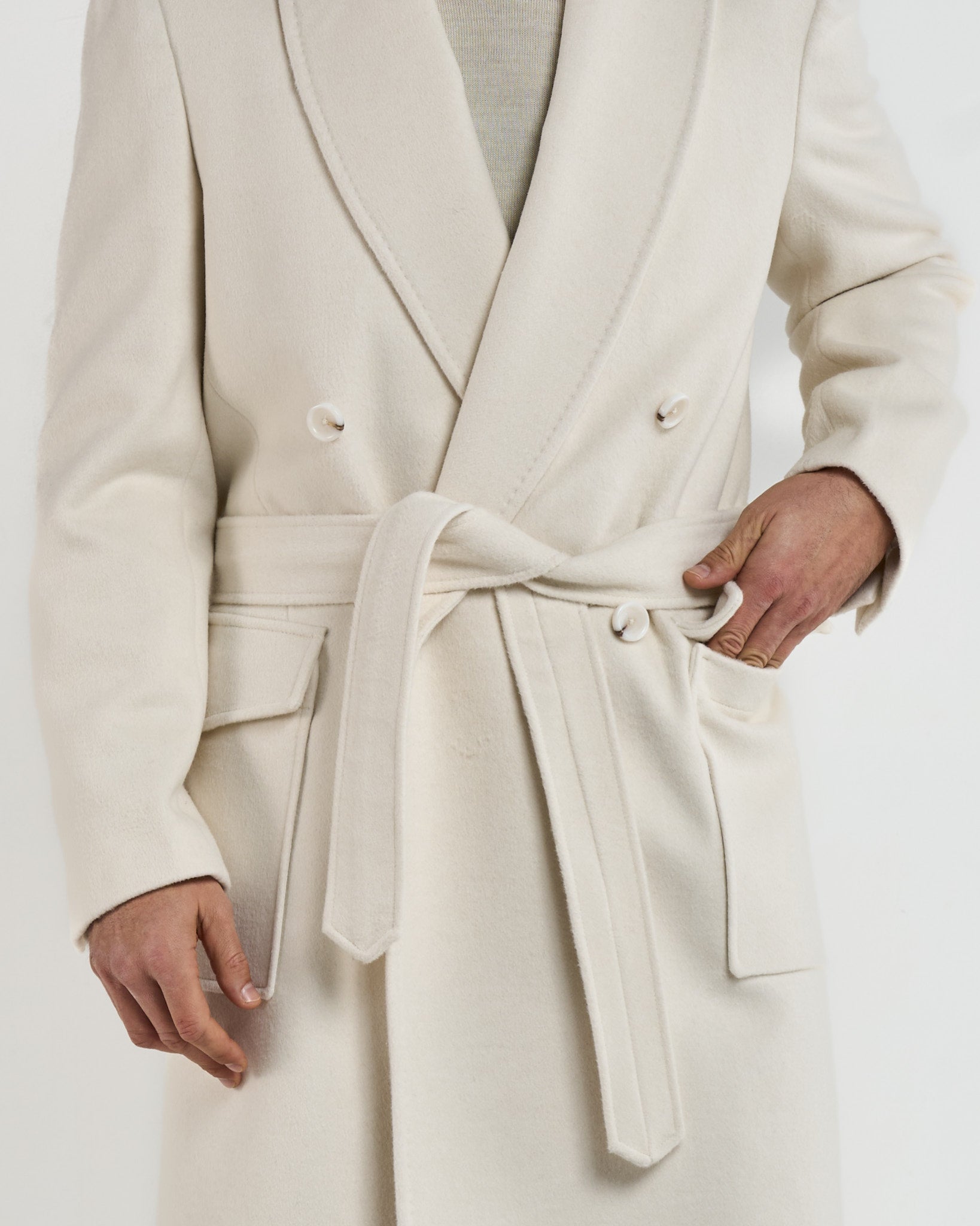 Cappotto Doppiopetto con Rever a Scialle Panna