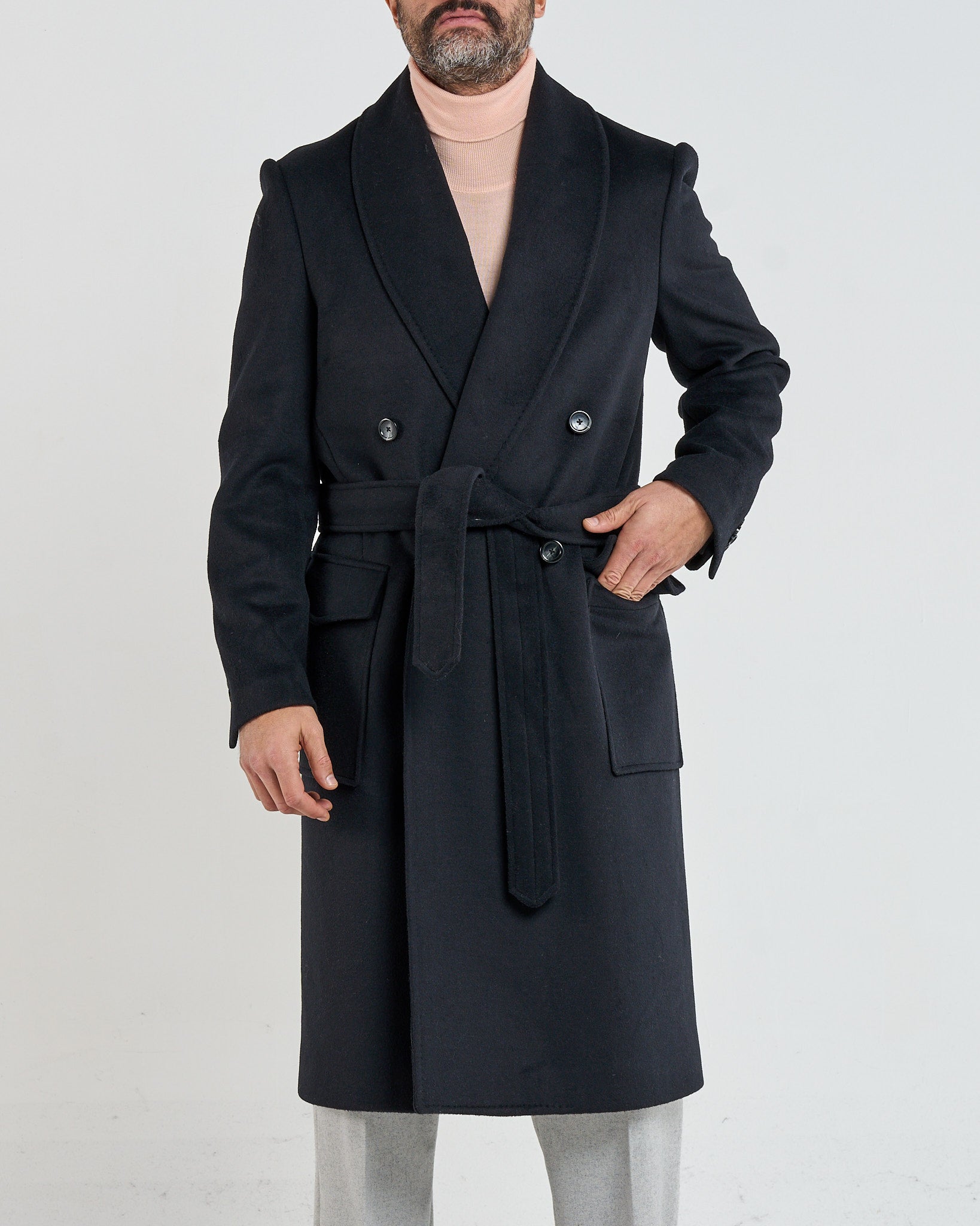 Cappotto Doppiopetto con Rever a Scialle Nero