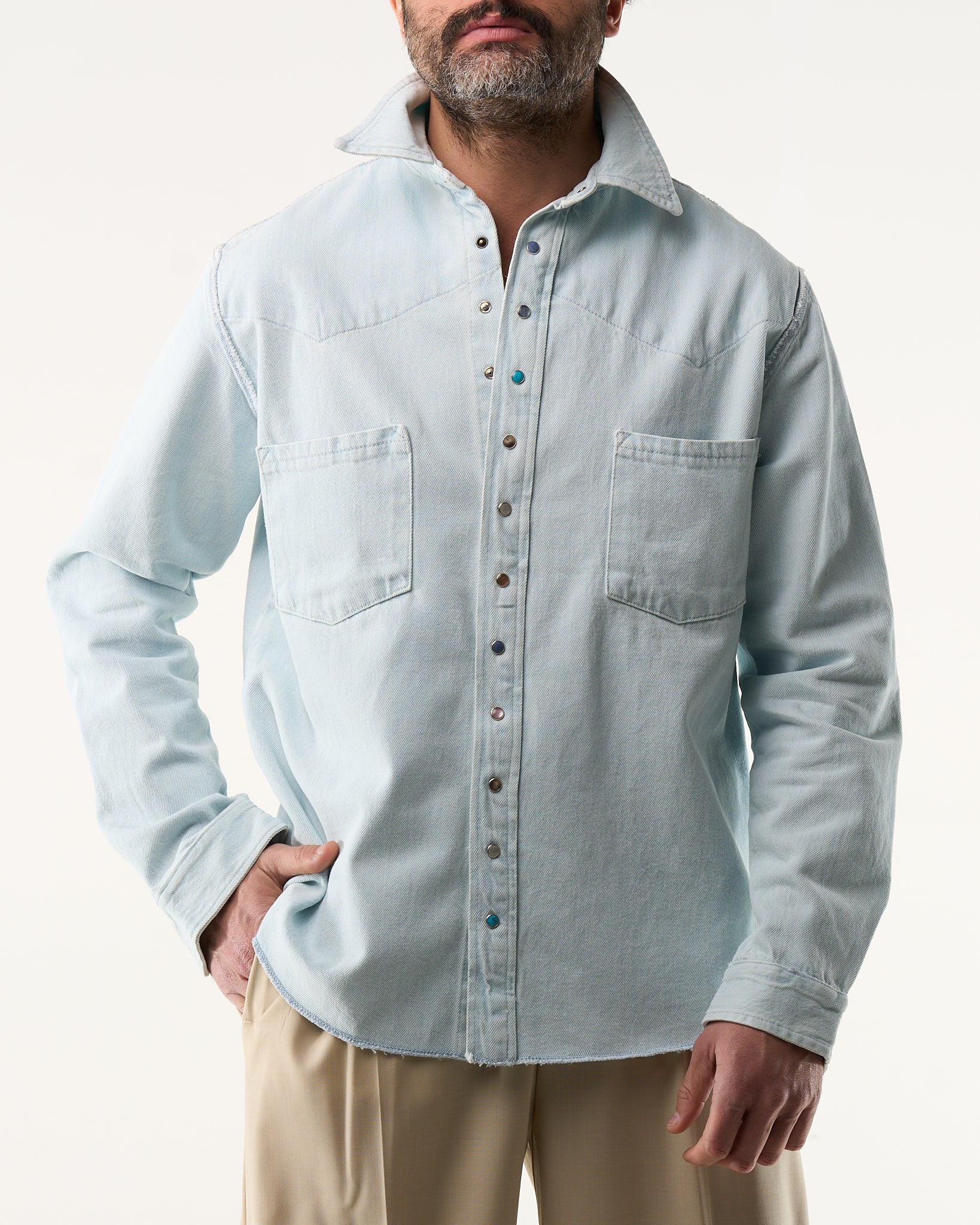 Camisa vaquera oscura estilo texano