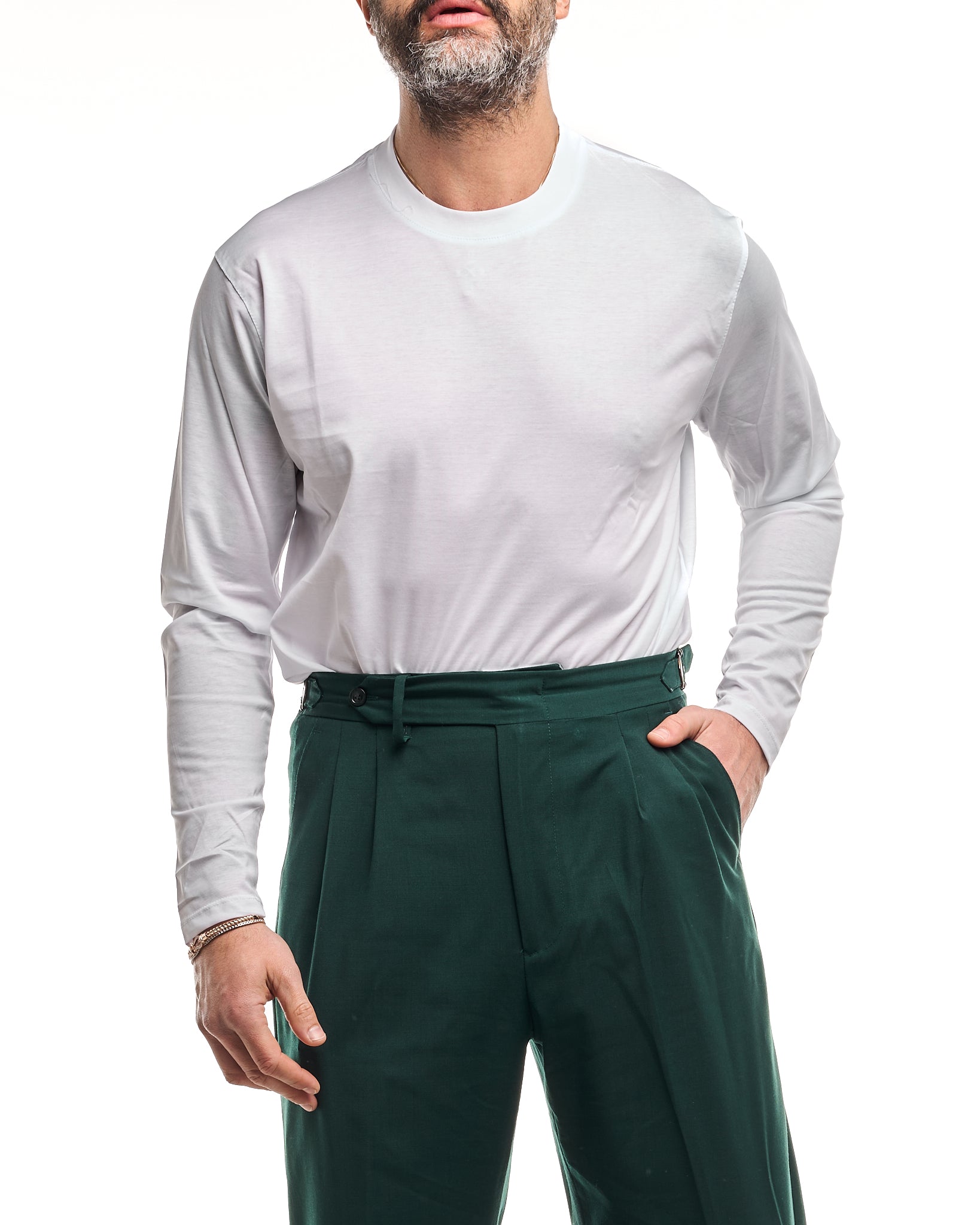 Camisa clásica de manga larga y cuello redondo en blanco con hilo escocés