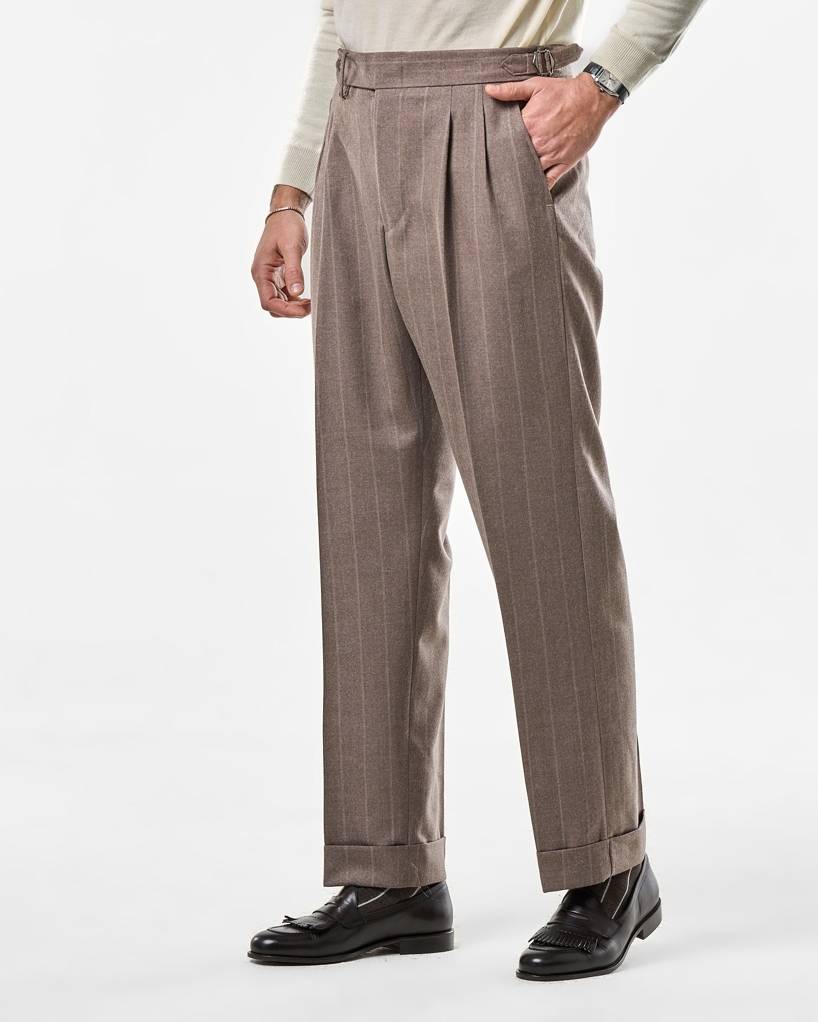 Pantalone Fondo Ampio e Fibbie Laterali in Lana Gessato Moro e Panna Vietri