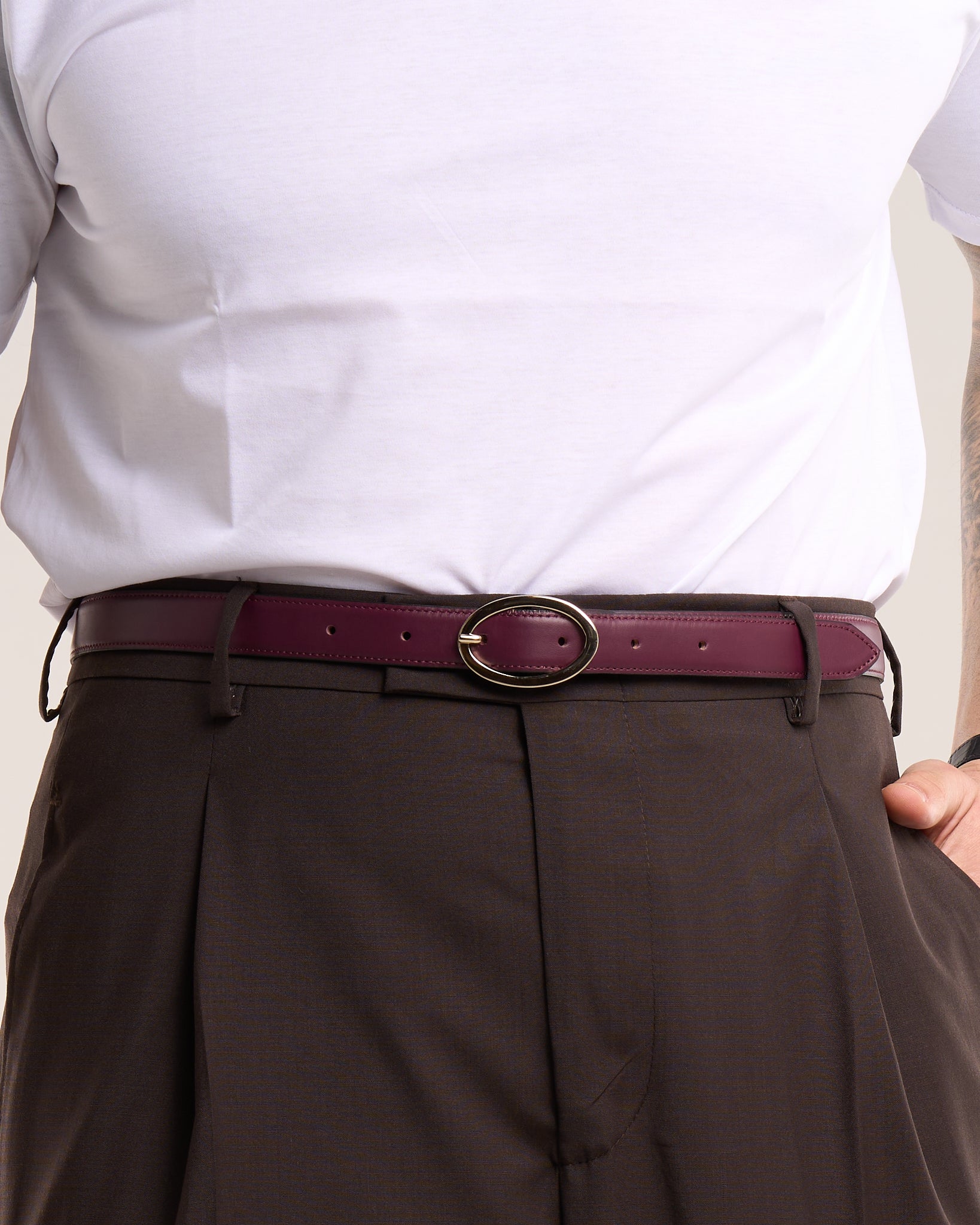 Cintura con Fibbia Ovale in Pelle Bordò