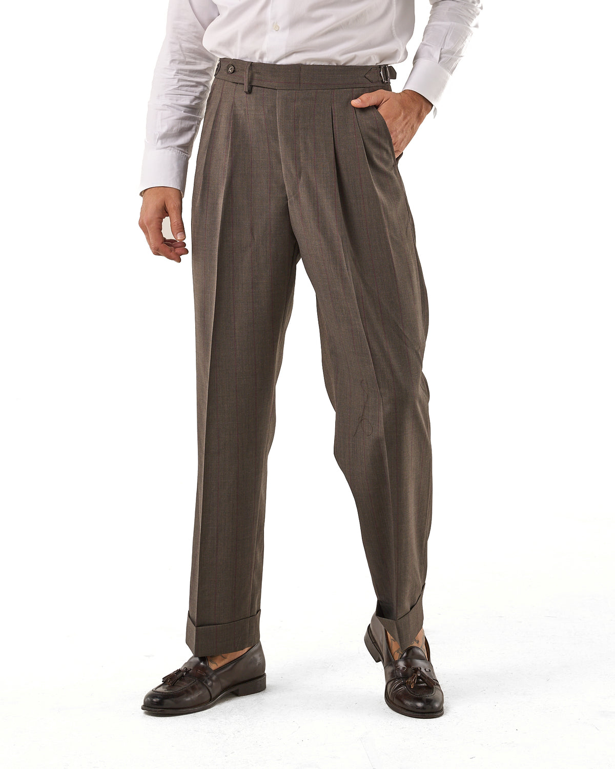 Pantalones Siena de pierna ancha color marrón oscuro con hebillas laterales