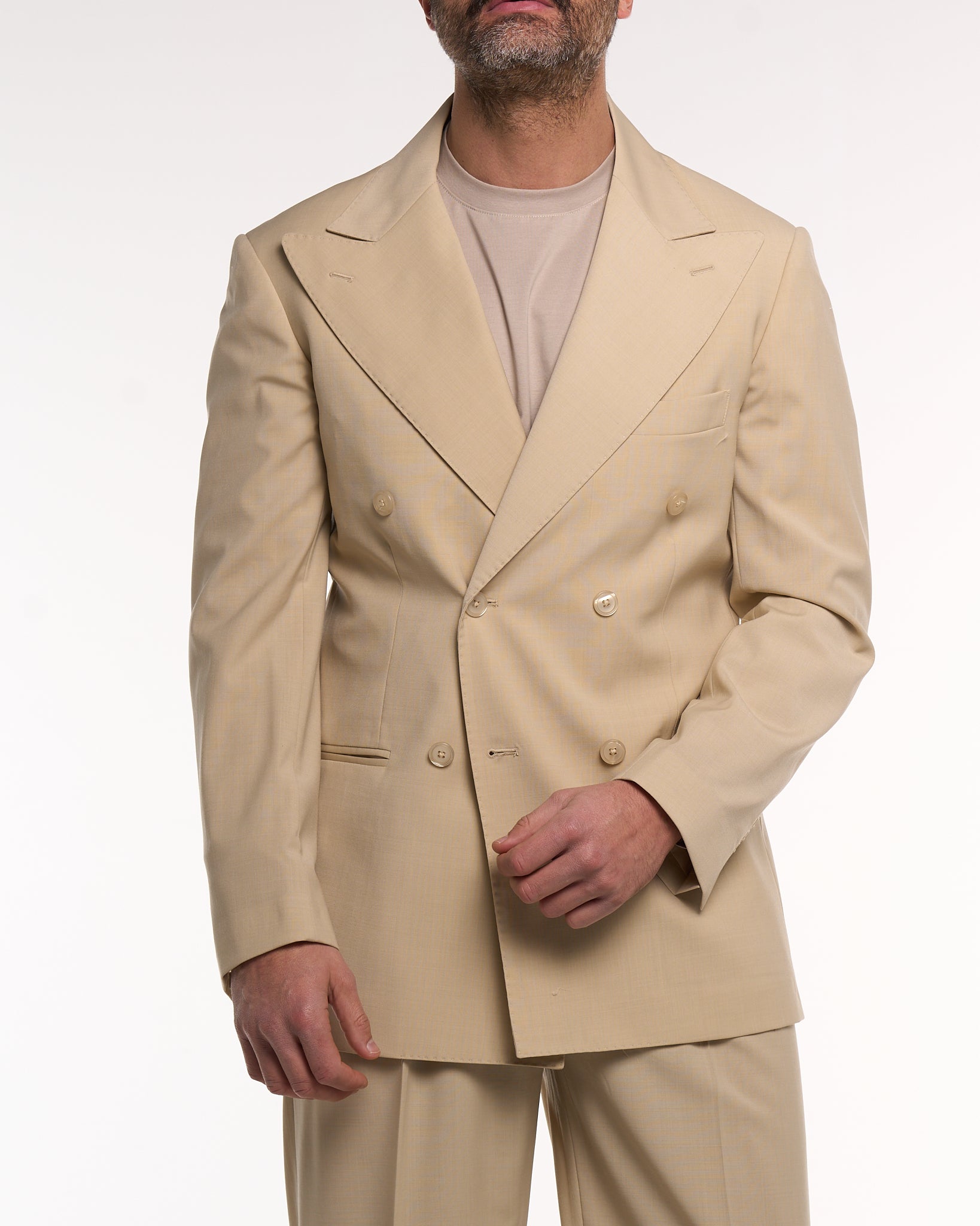 Chaqueta cruzada con cierre central y solapa de pico en color Burdeos Florencia