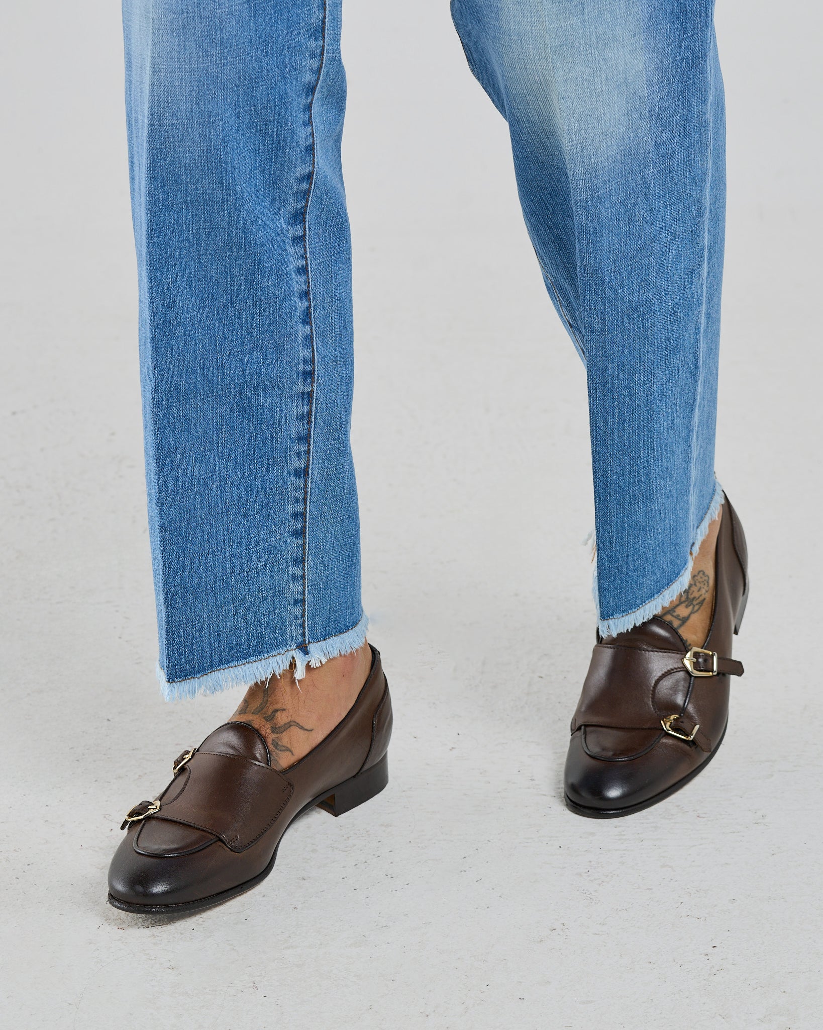 Jeans Vita Alta Fondo Ampio Sfrangiato Lavaggio Chiaro