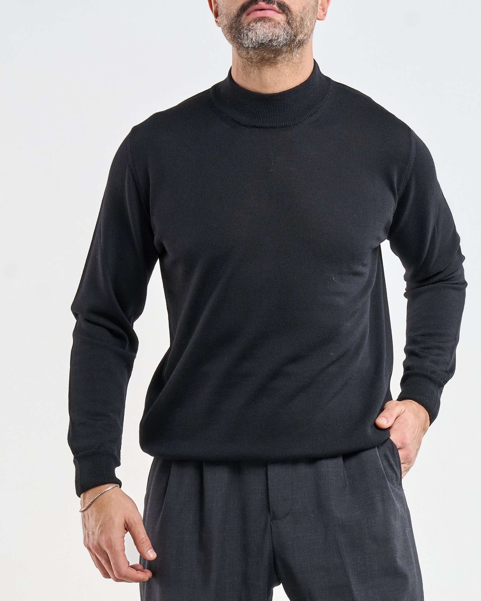 Mezzocollo in 100% Lana Merinos Nero